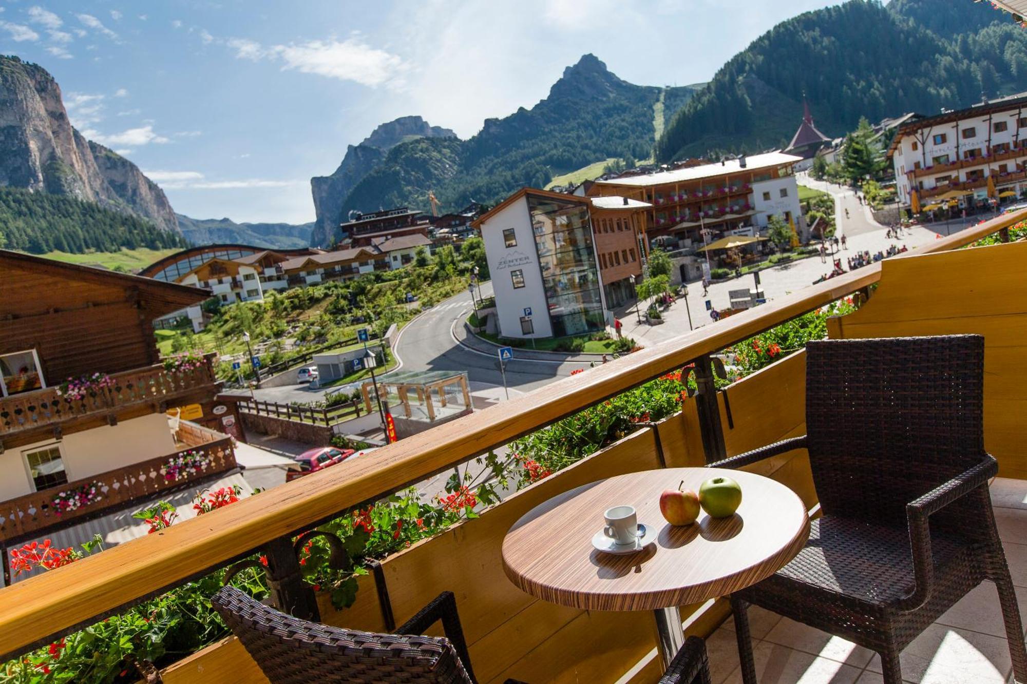 Hotel Oswald Selva di Val Gardena Esterno foto