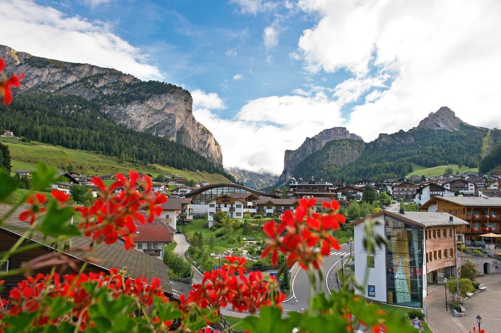 Hotel Oswald Selva di Val Gardena Esterno foto